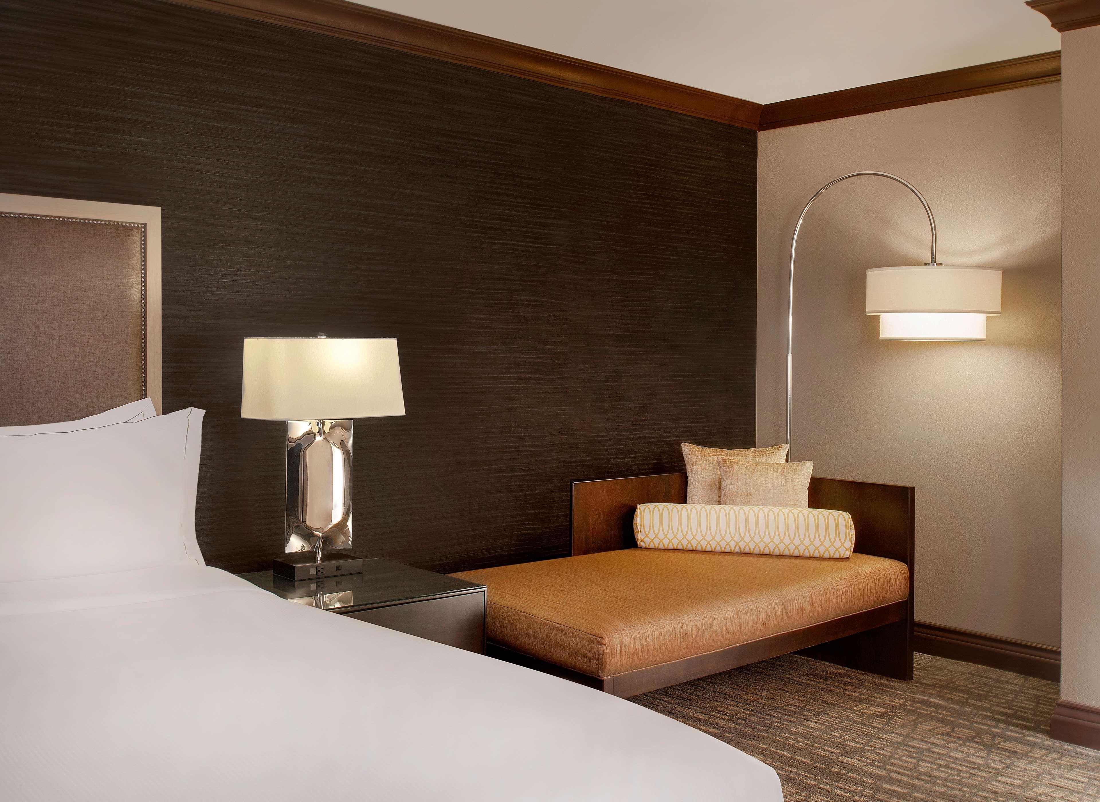 Hilton Форт-Уэрт Экстерьер фото